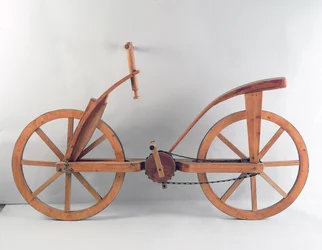 Rekonstruktion af da Vincis design til en cykel (træ)